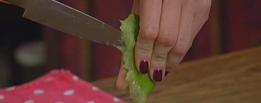 Шаг 6: салата из хурмы с авокадо и дайконом