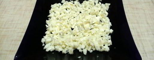 Шаг 4: салата хризантема с плавленным сыром тунцом и яблоками