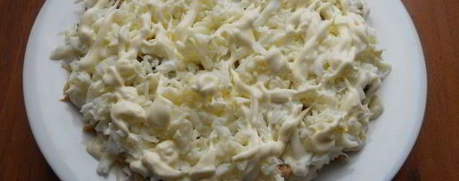 Шаг 4: салата мимоза с картофелем и твердым сыром