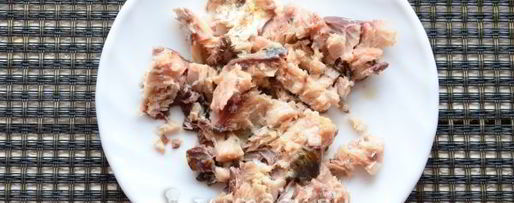 Шаг 5: салата мимоза с консервами и сыром