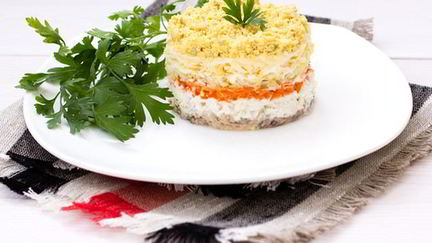 Рецепт Салата мимоза с консервой и рисом