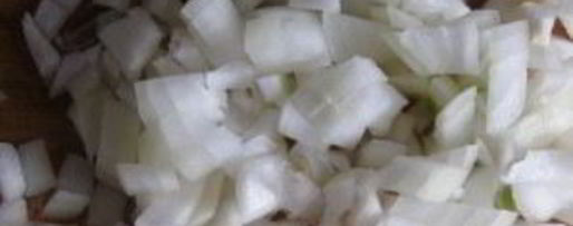 Шаг 2: салата мимоза с консервой и сыром