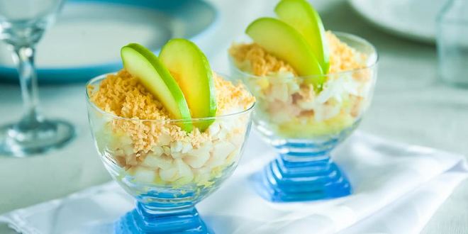 Рецепт салата мимоза с копченой рыбой и с яблоком