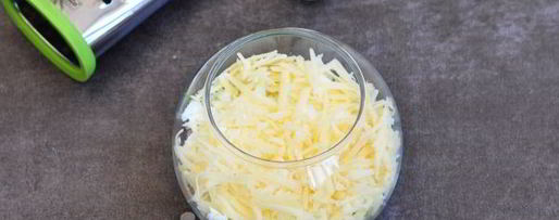 Шаг 6: салата мимоза с печенью трески