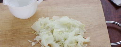 Шаг 5: салата мимоза с сыром и сливочным маслом