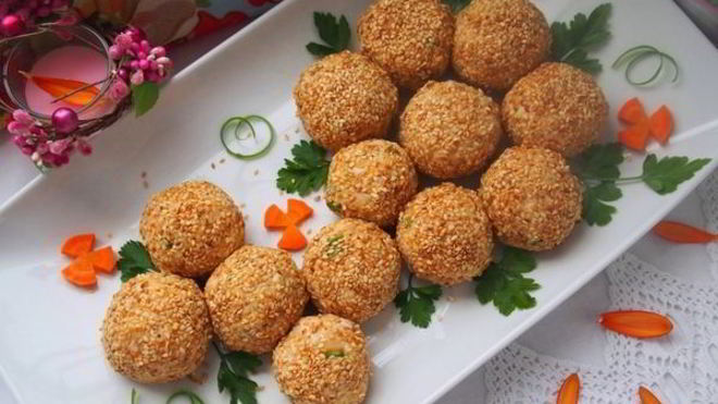 Рецепт Салатных шариков Мимоза в кунжуте