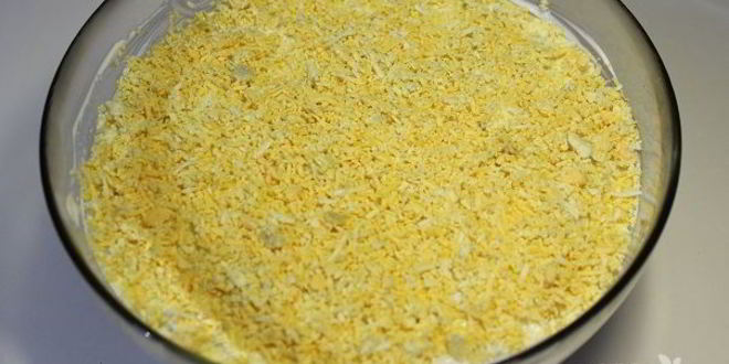 Рецепт слоеного салата мимоза с тунцом