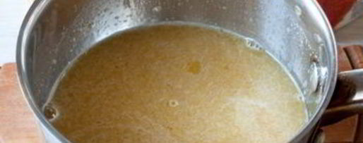 Шаг 3: желе мимоза с персиками и клубникой