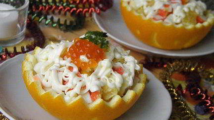 Рецепт Салата новогоднего с крабовыми палочками