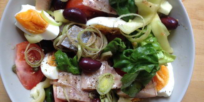 Рецепт салата пестрого с сельдью