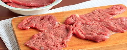 Шаг 3: мяса под шубой в духовке