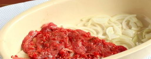 Шаг 8: мяса под шубой в духовке