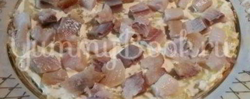 Шаг 3: салата сельдь под шубой