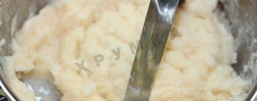 Шаг 1: сельди под шубой в картофельных тарталетках