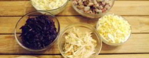 Шаг 1: селедки под шубой без моркови