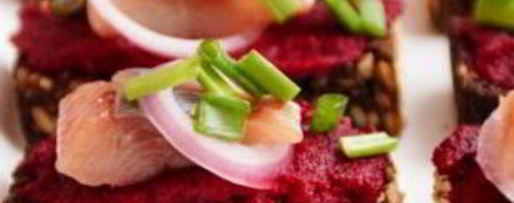 Шаг 4: селедки под шубой фуршетная