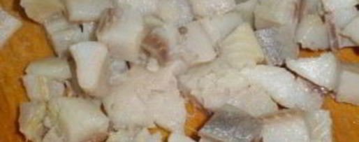 Шаг 1: селедки под шубой кубиками