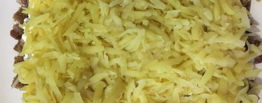 Шаг 3: селедки под шубой с хлебом