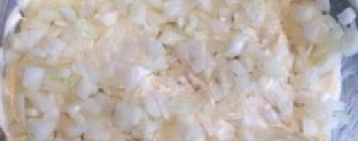 Шаг 4: селедки под шубой с семгой и яблоком