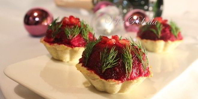 Рецепт селедки под шубой в картофельных корзинках