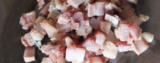 Шаг 3: селедки под шубой в картофельных корзинках