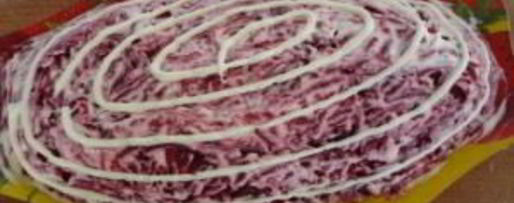 Шаг 5: селедки под свекольной шубой