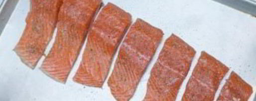 Шаг 1: семги под шубой в духовке