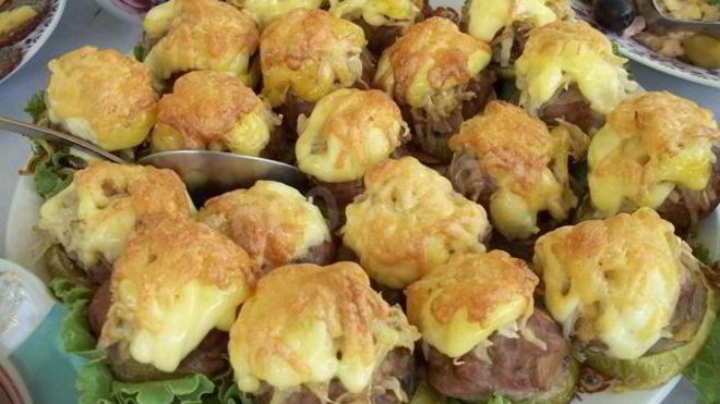 Рецепт Стожков из мясного фарша под шубой с грибами
