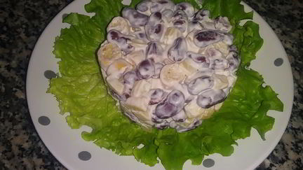 Рецепт Салата с фасолью и сухариками за 5 минут