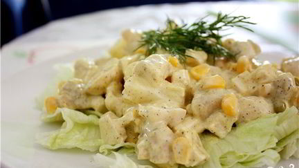 Рецепт Салата с йогуртом и курицей
