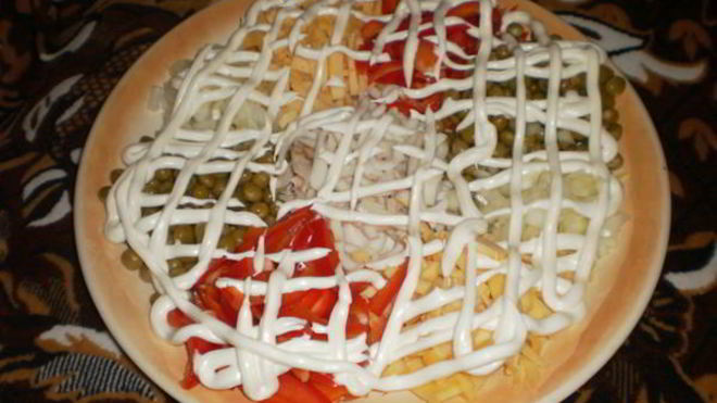 Рецепт Салата с кальмаром и горошком