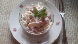Рецепт Салата с копченой курицей и фасолью