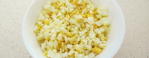 Шаг 3: салата с крабами