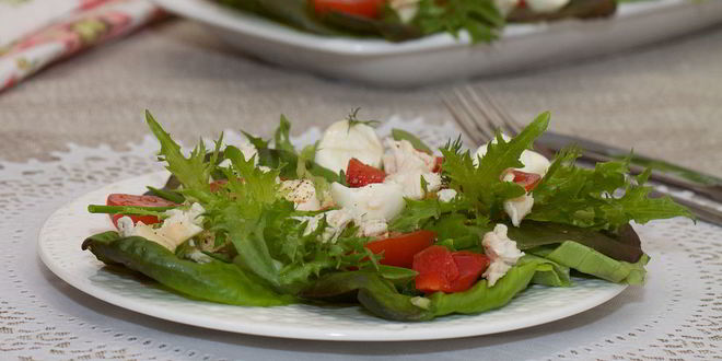 Рецепт салата с курицей и овощами