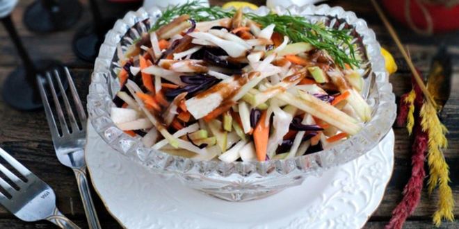 Рецепт салата с редькой и яблоком