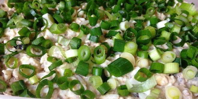 Рецепт салата с сардиной, рисом и яйцом