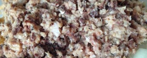 Шаг 3: салата с сардиной, рисом и яйцом