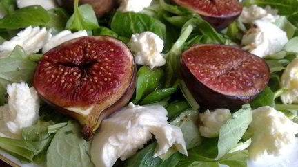 Рецепт Салата с теплым инжиром