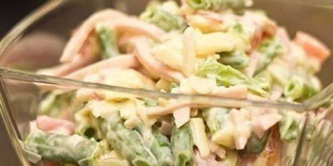Рецепт салата с ветчиной и стручковой фасолью