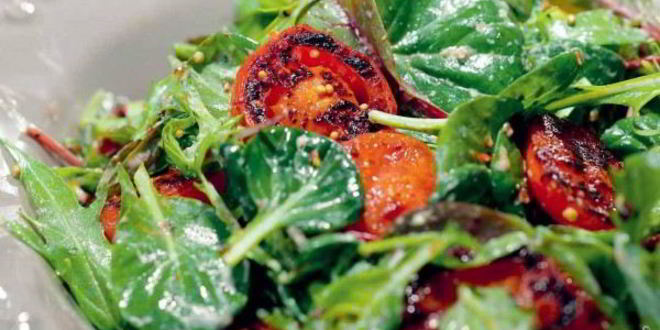 Рецепт салата с жареными помидорами