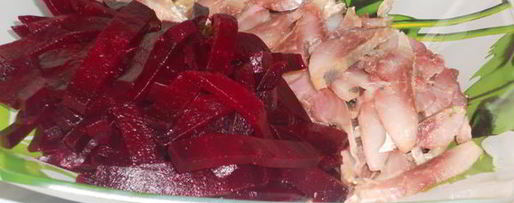 Шаг 1: салата свекольного с сельдью