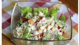 Рецепт Овощного салата Цезарь с сухариками