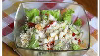 Рецепт Овощного салата Цезарь с сухариками