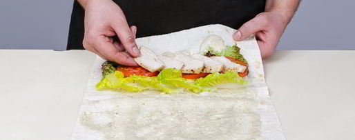 Шаг 2: роллов с салатом цезарь