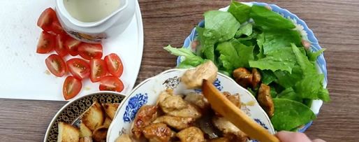 Шаг 11: салата цезарь классический с курицей