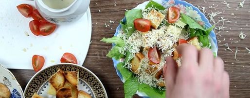 Шаг 14: салата цезарь классический с курицей