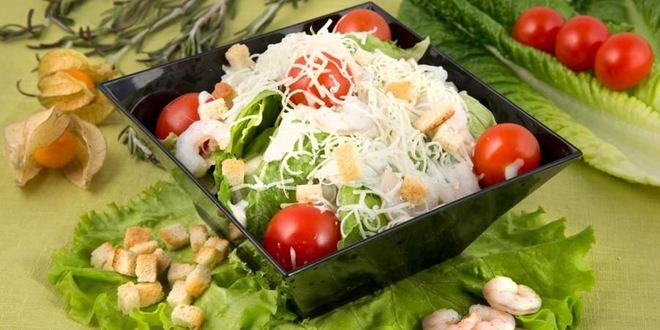 Рецепт салата цезарь с креветками классический