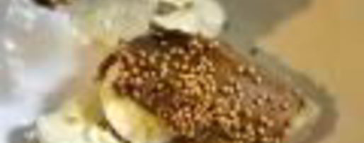 Шаг 3: салата цезарь с курицей и грибами