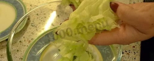 Шаг 10: салата цезарь с курицей и пармезаном