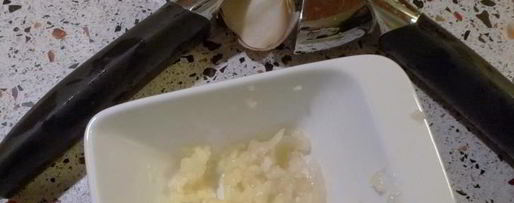 Шаг 5: салата цезарь с курицей и пармезаном